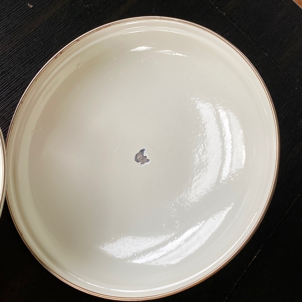 MacKenzie-Childs casserole with damaged lid - Picture 8 of 9